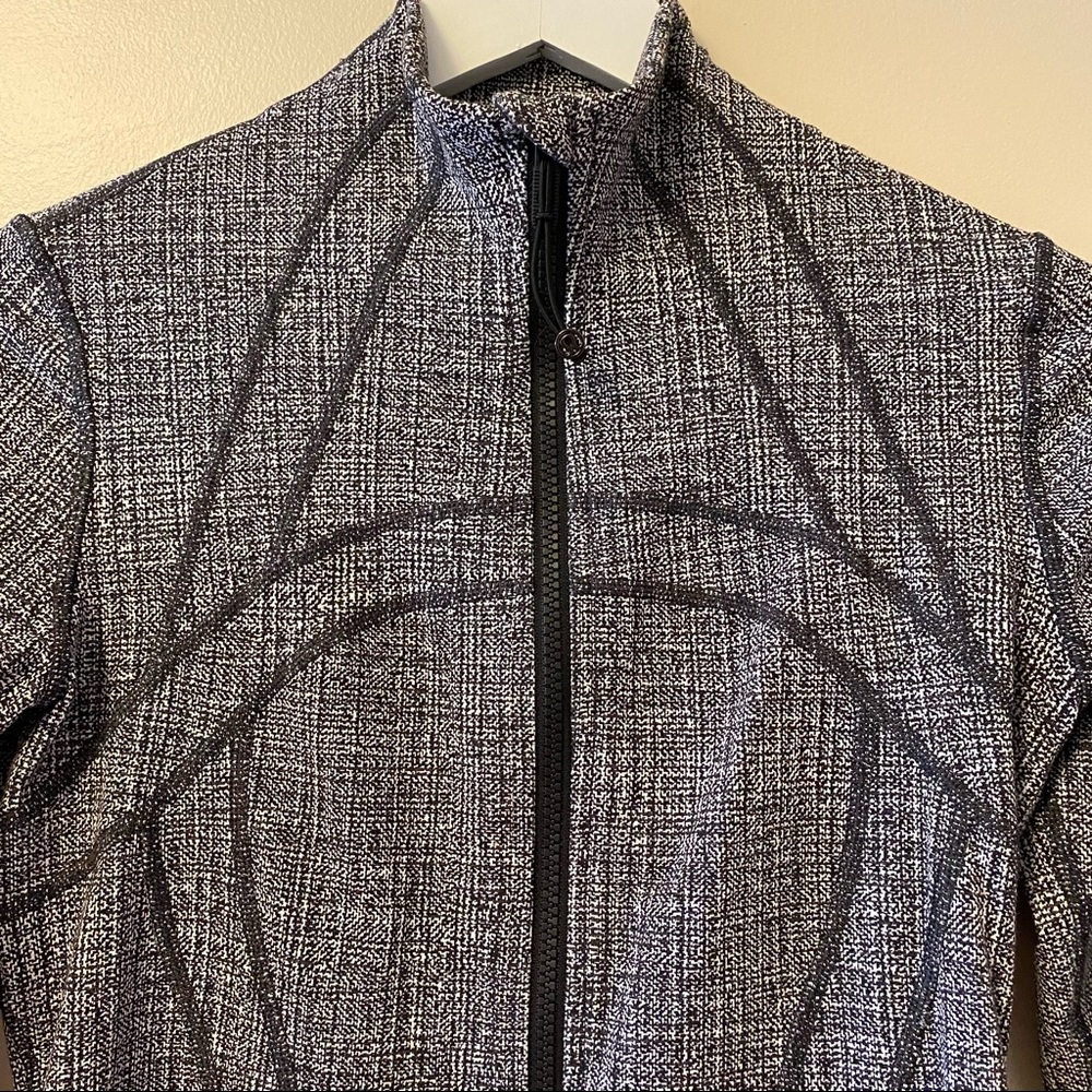 Lululemon Define Jacket in Black & White Herringbone Print Sz 6 - Picture 2 of 15